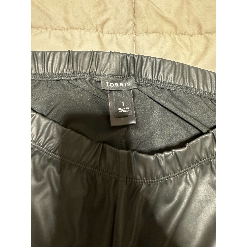 Torrid Faux Leather Leggings Black size 1 - Picture 2 of 4